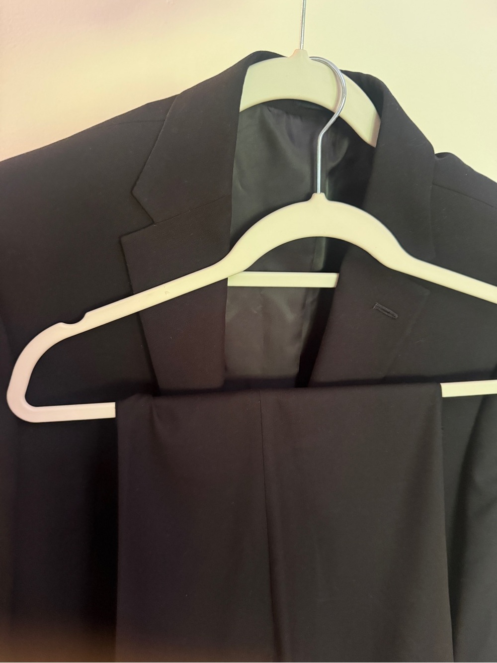 Kenneth Cole Men's Black Suit Jacket and Trousers. Jacket 42S Pants 32W 30L